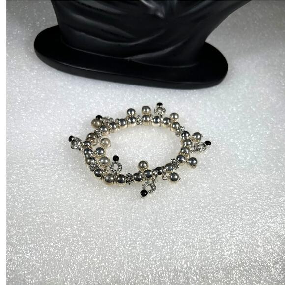 Silver Tone Black Sparkly Beaded Stretch Bracelet Deadstock New on Card Retro - Picture 4 of 13